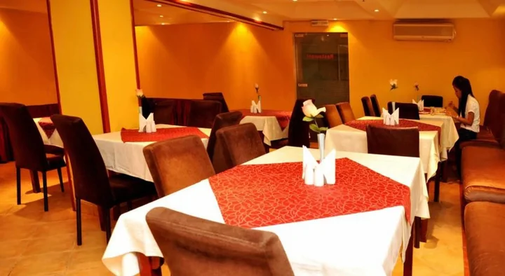 Дубай: Dubai Nova Hotel