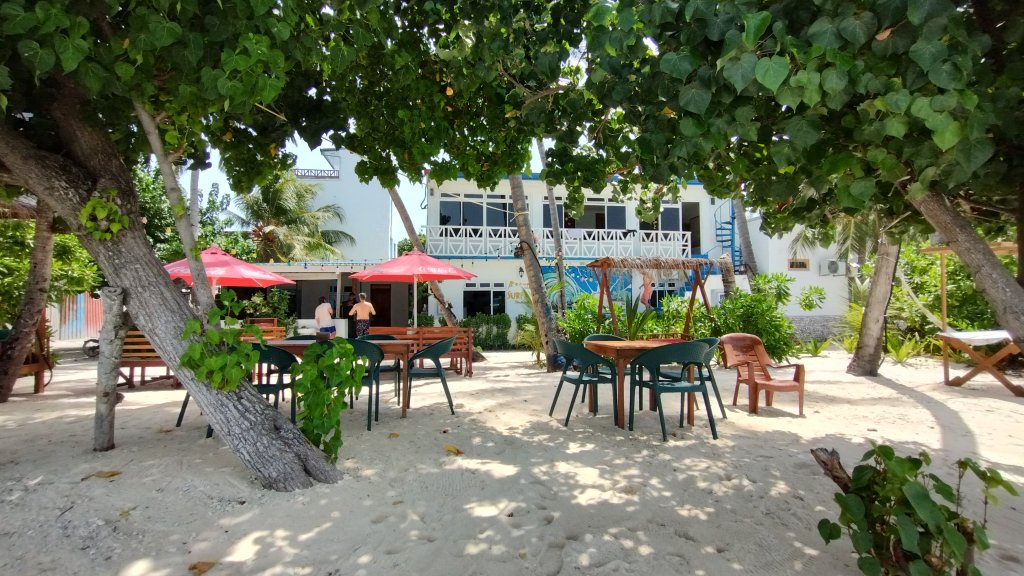 Тулусду: Batuta Maldives Surf View