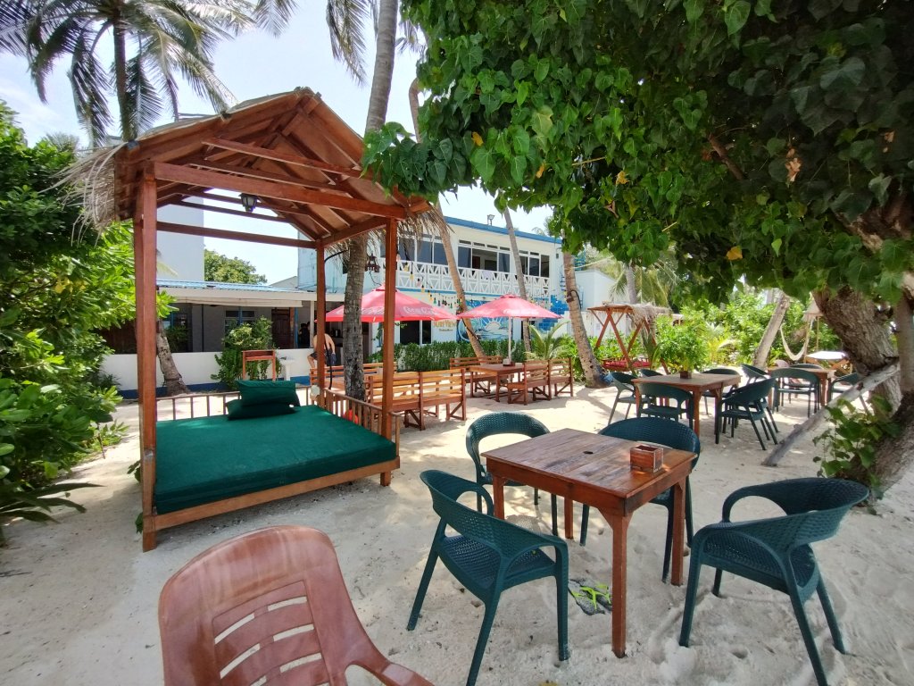 Тулусду: Batuta Maldives Surf View