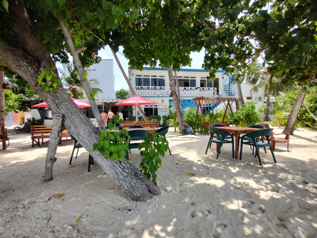 Тулусду: Batuta Maldives Surf View