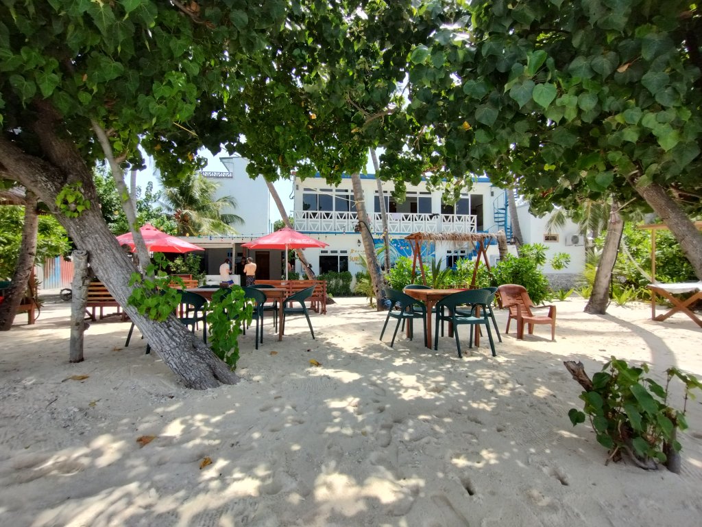 Тулусду: Batuta Maldives Surf View