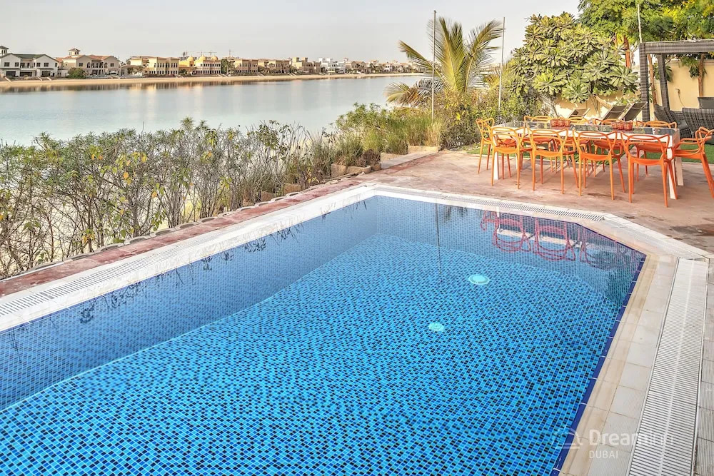 The Palm Jumeirah Villas - Frond E by LUX Holiday Home — фото 4