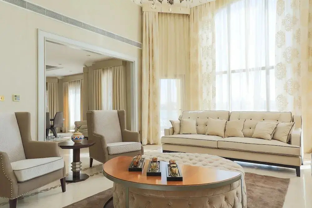 Дубай: The Palm Jumeirah Villas - Frond D
