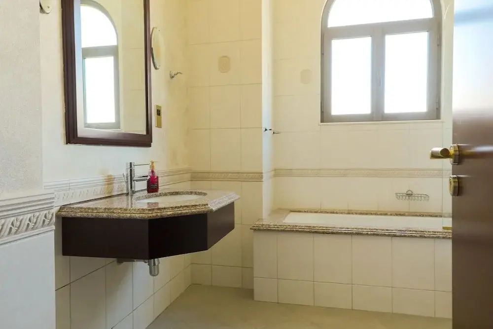 Дубай: The Palm Jumeirah Villas - Frond D