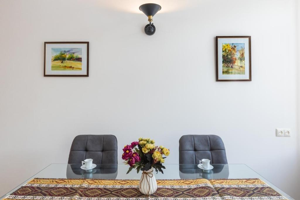 Ереван: Stay Inn Apartments on Mashtots avenue