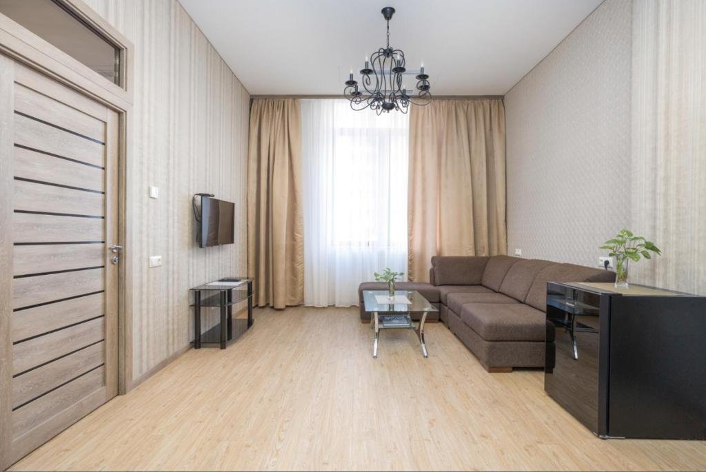 Ереван: Stay Inn на ул. Бузанда, 17