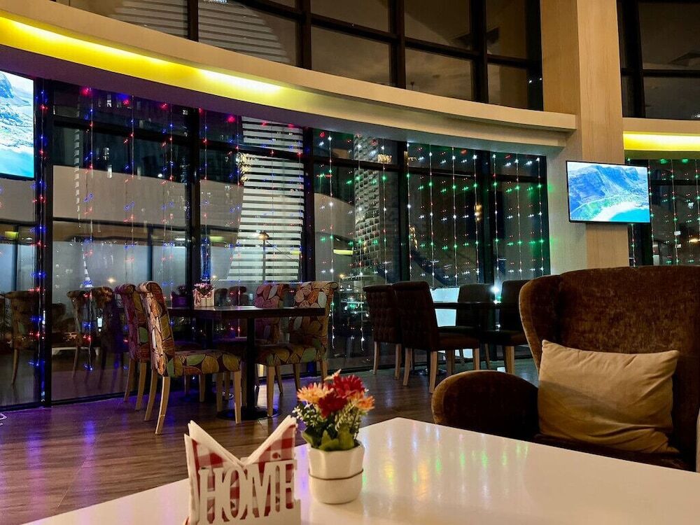 Батуми: Sky Tower Hotel