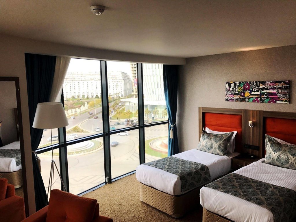 Батуми: Sky Tower Hotel