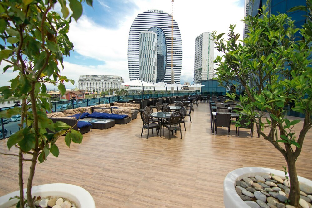 Батуми: Sky Tower Hotel