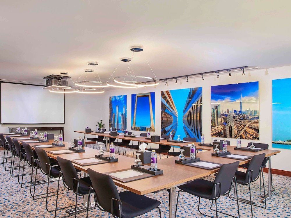 Дубай: Mercure Dubai Barsha Heights Hotel Suites