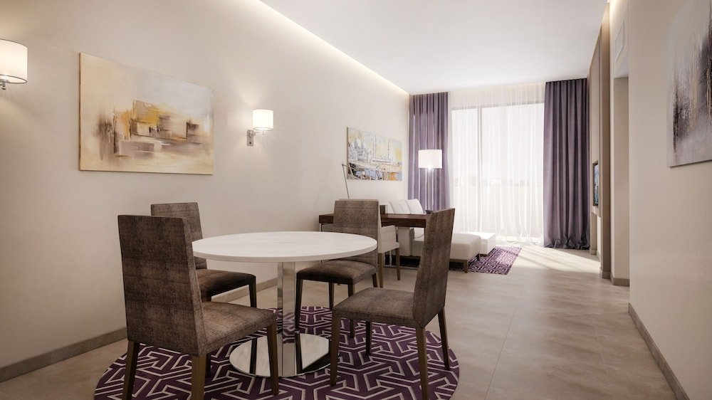 Дубай: Mercure Dubai Barsha Heights Hotel Suites