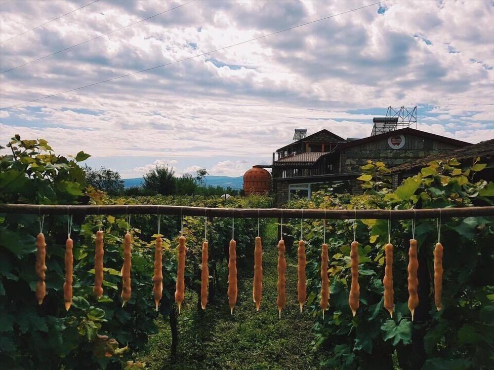Телави: Twins Wine Cellar