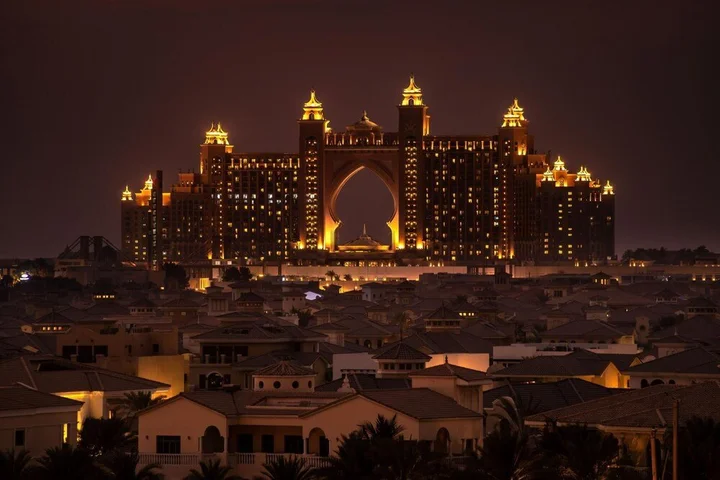 Дубай: Palm Jumeirah Luxury w Private Beach Atlantis View