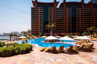 Дубай: Palm Jumeirah Luxury w Private Beach Atlantis View