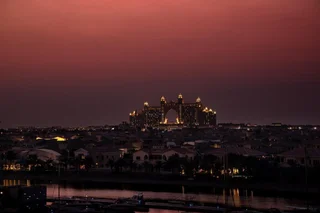Дубай: Palm Jumeirah Luxury w Private Beach Atlantis View