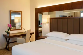 Дубай: Sheraton Mall of the Emirates Hotel, Dubai