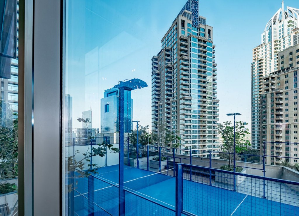 Unique bright studio with balcony in Marina Gate — фото 4
