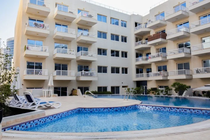 Дубай: Studio Apartment in Knightbridge Court