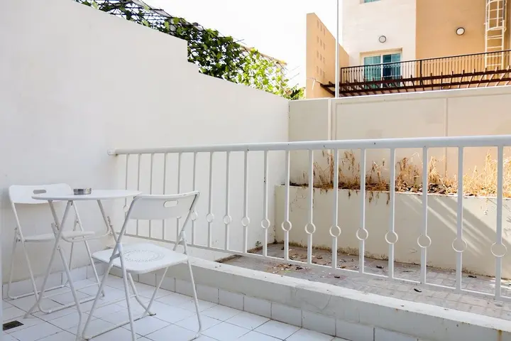 Дубай: Studio Apartment in Knightbridge Court
