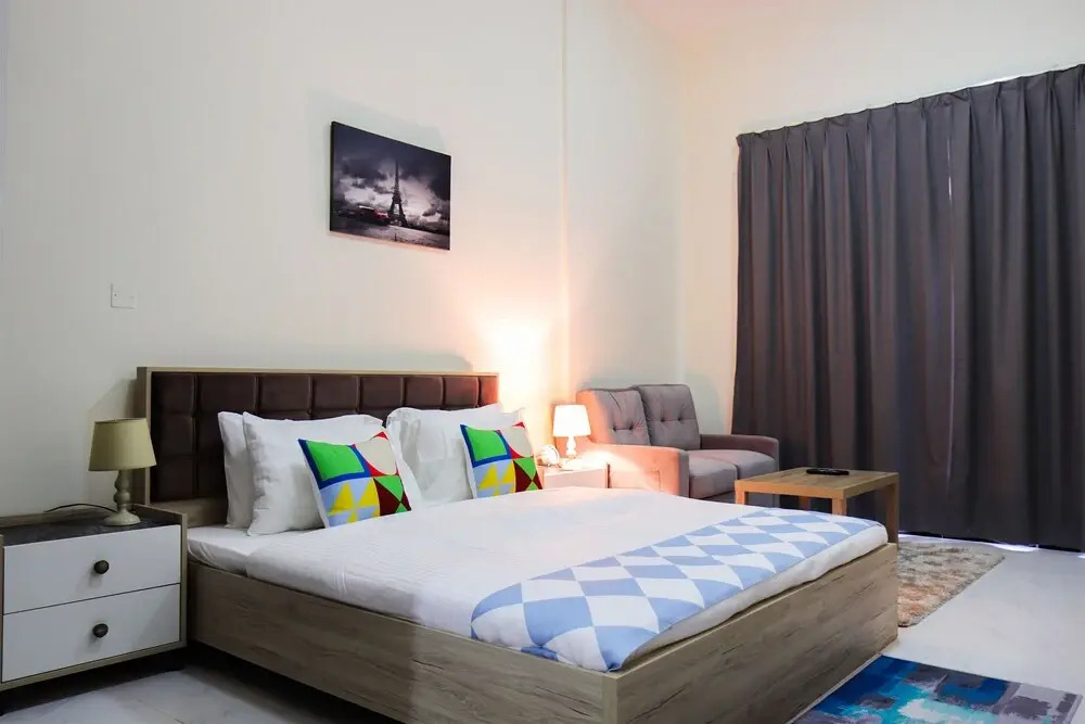 Дубай: Studio Apartment in Knightbridge Court