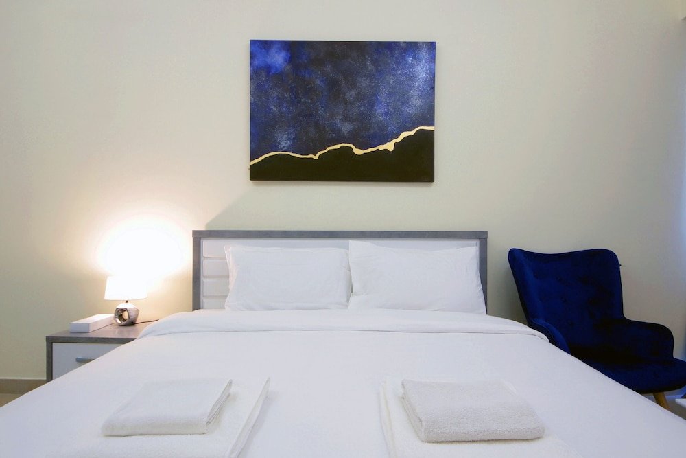 Дубай: Studio Apartment in Azizi Samia