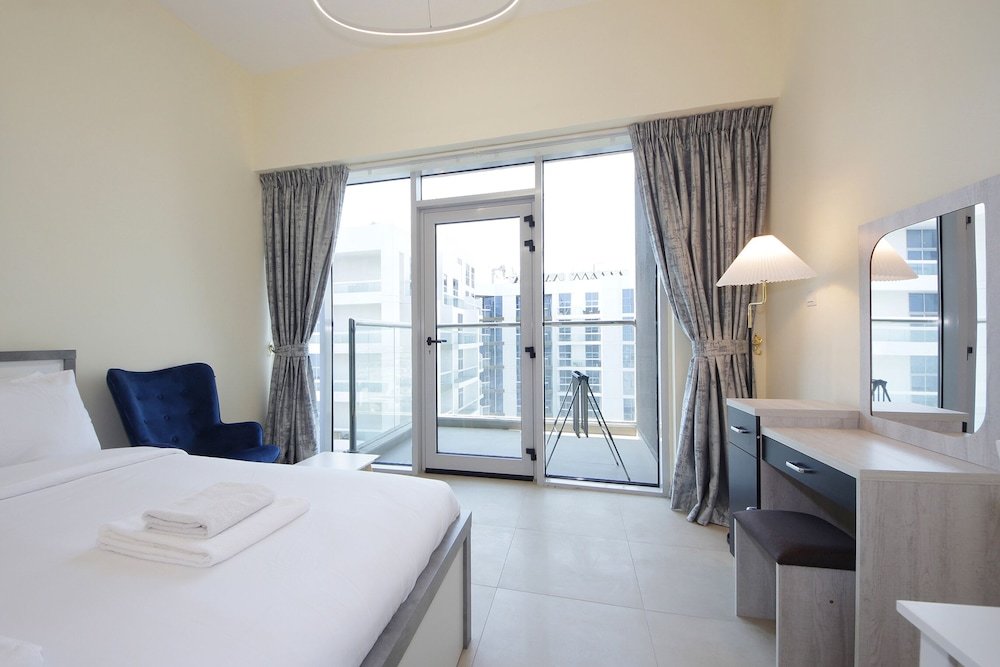 Дубай: Studio Apartment in Azizi Samia