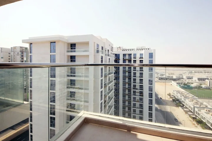 Дубай: Studio Apartment in Azizi Samia