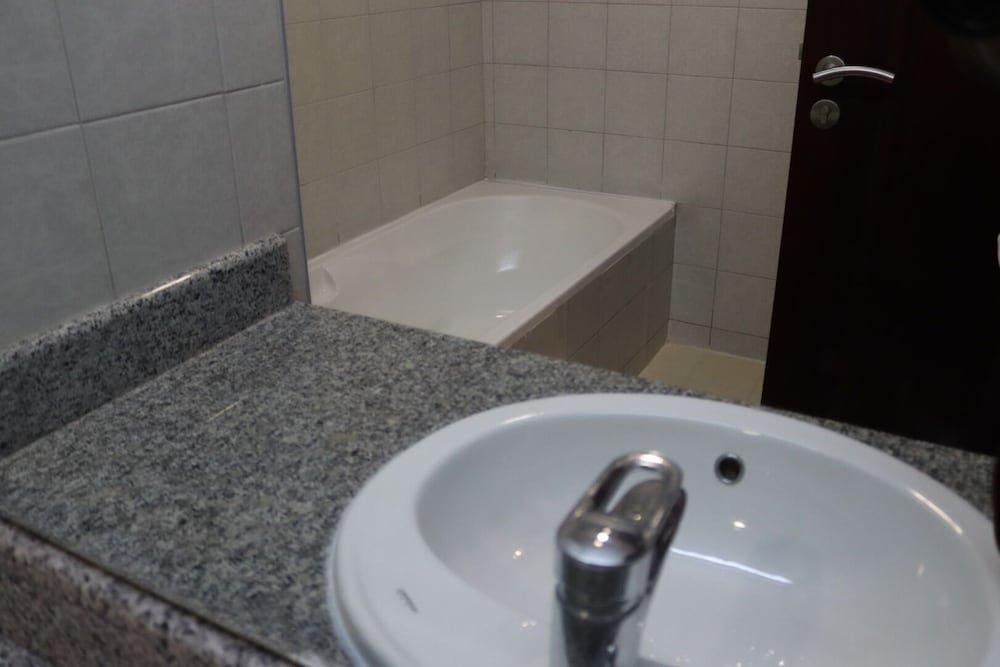 Дубай: Stunning Studio With Pool And Gym Close To Marina