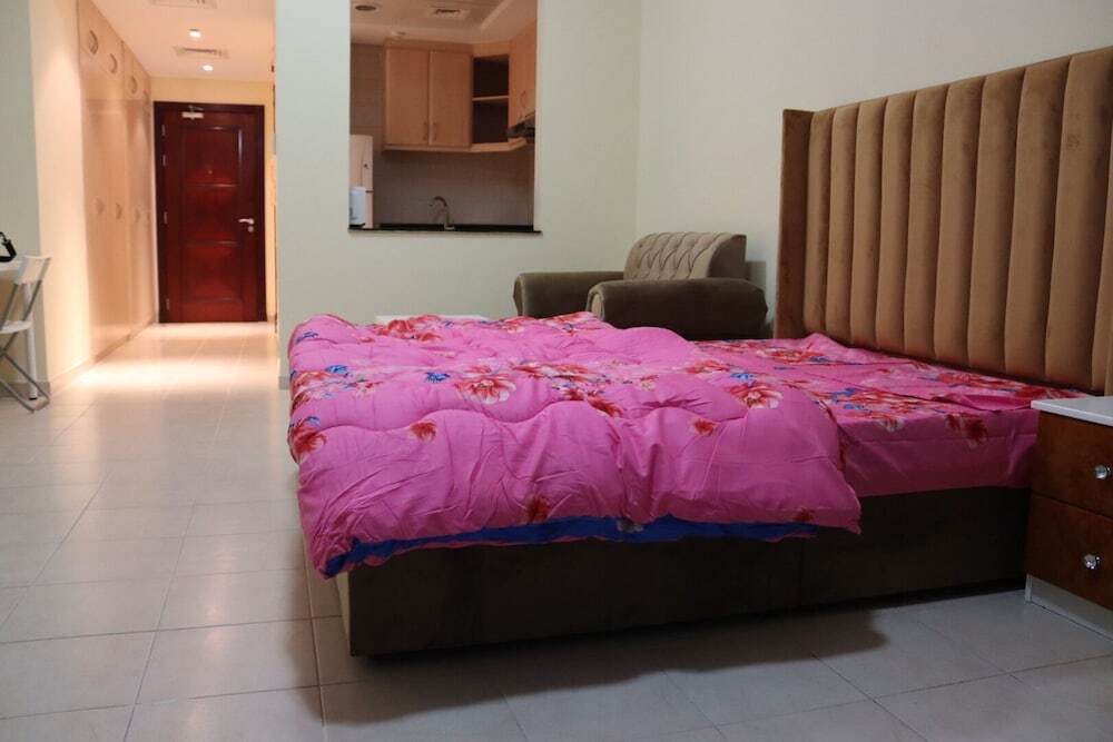 Дубай: Stunning Studio With Pool And Gym Close To Marina