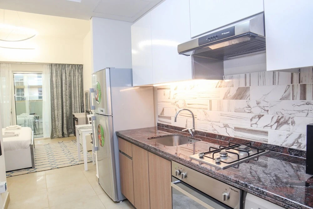 Дубай: Studio Apartment in Azizi Farishta