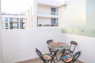 Дубай: Studio Apartment in Azizi Farishta