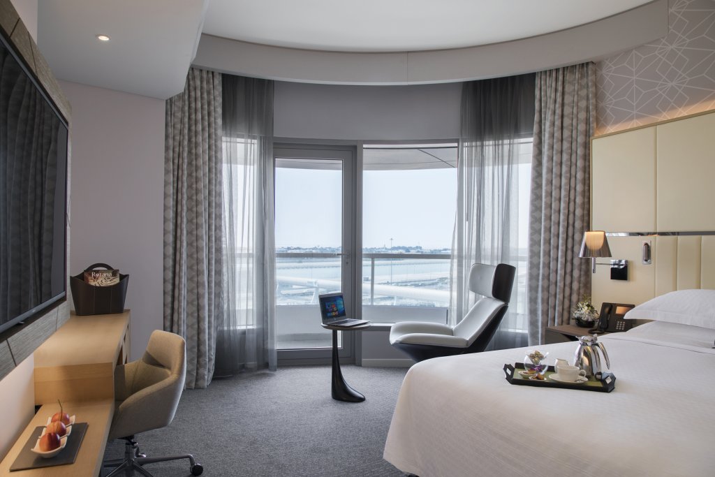 Абу-Даби: Pearl Rotana Hotel Capital Centre