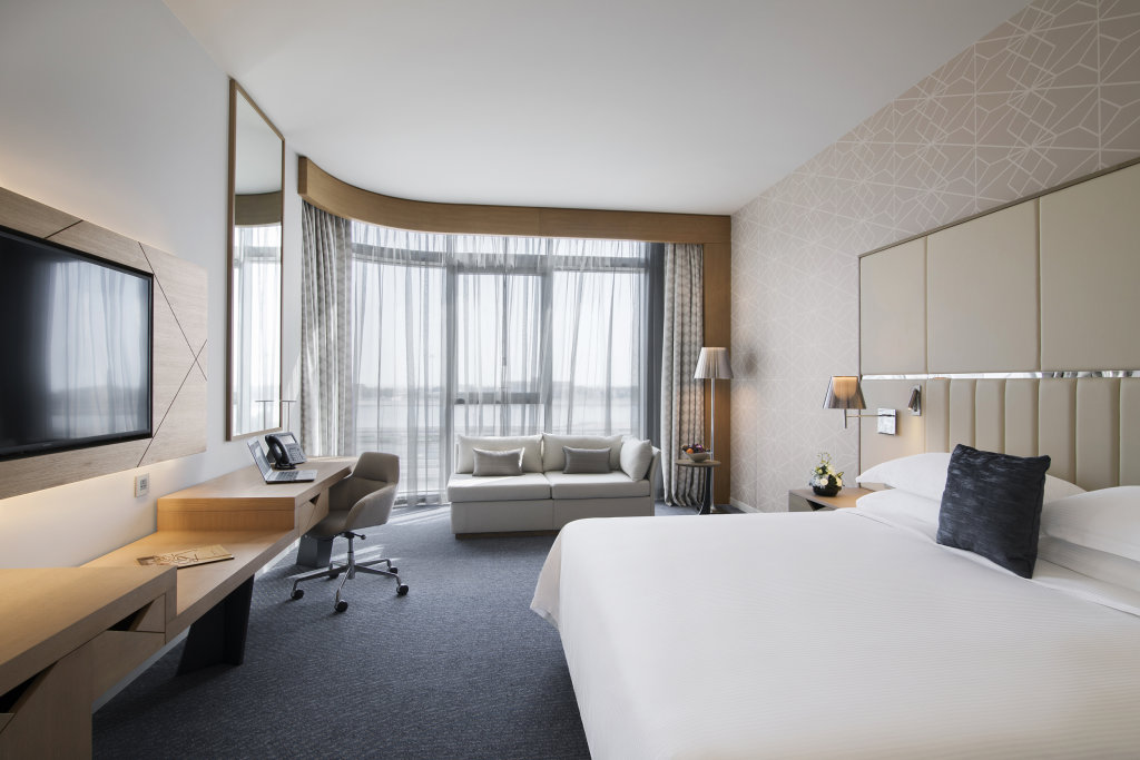Абу-Даби: Pearl Rotana Hotel Capital Centre