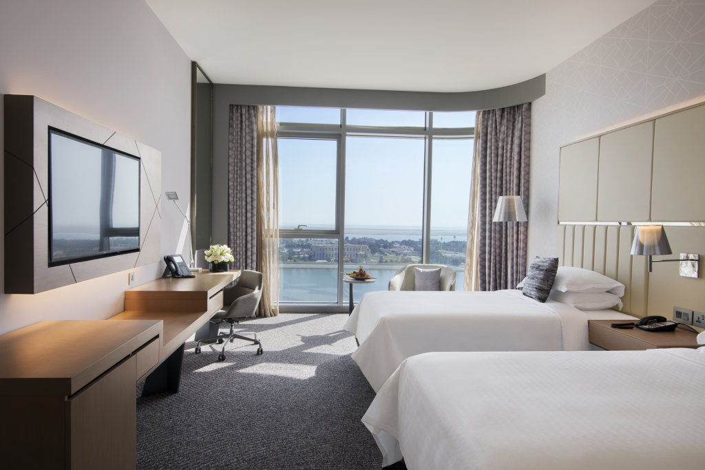 Абу-Даби: Pearl Rotana Hotel Capital Centre