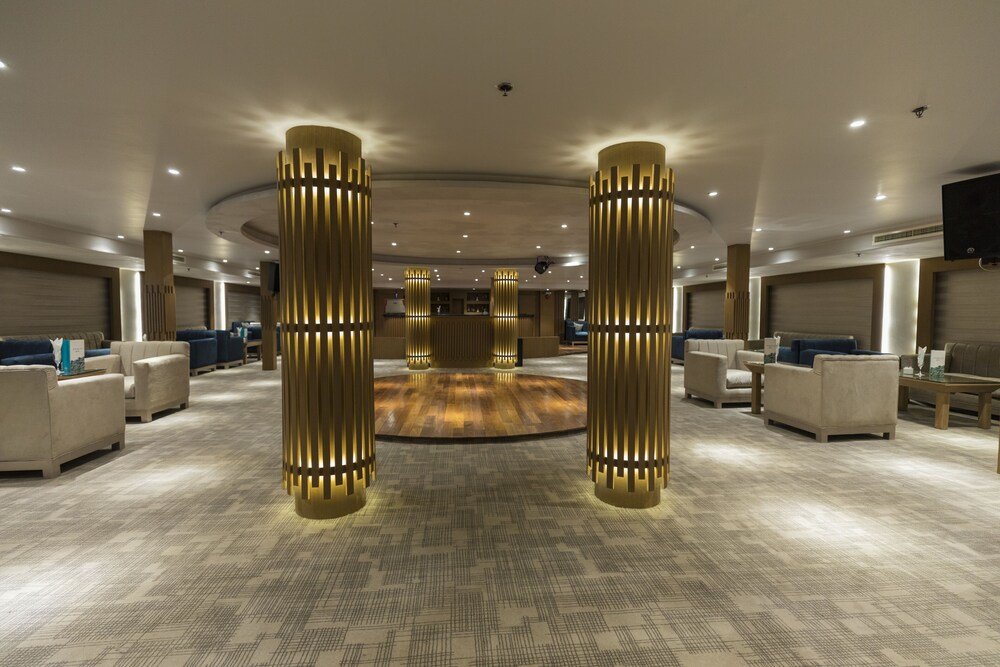 Луксор: SUNRISE Semiramis III Cruise