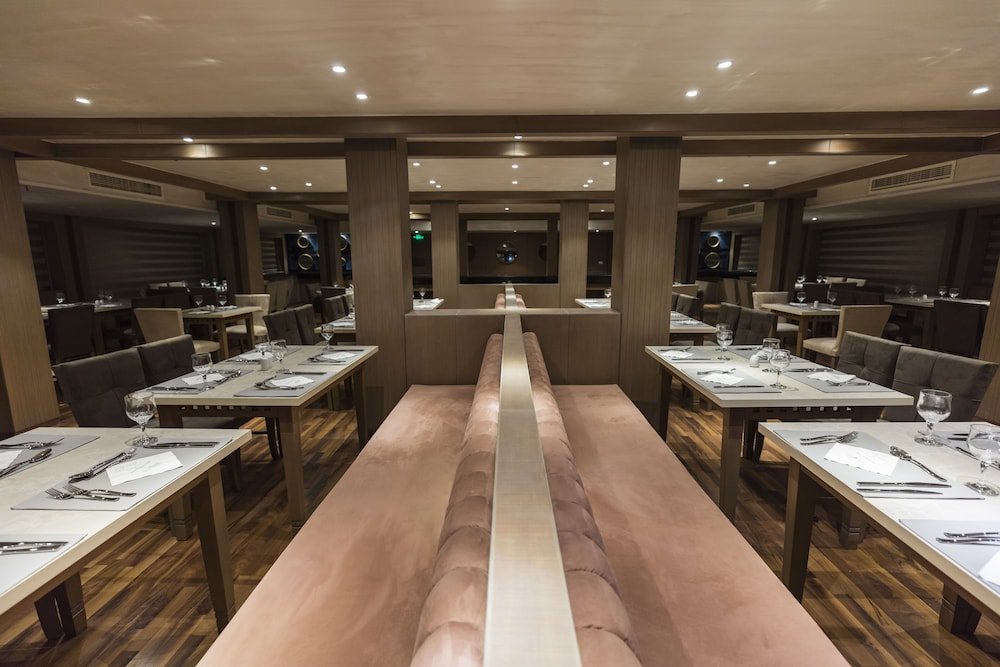 Луксор: SUNRISE Semiramis III Cruise