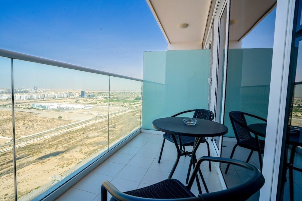 Дубай: Tanin - Studios at Damac Hills Carson Tower C