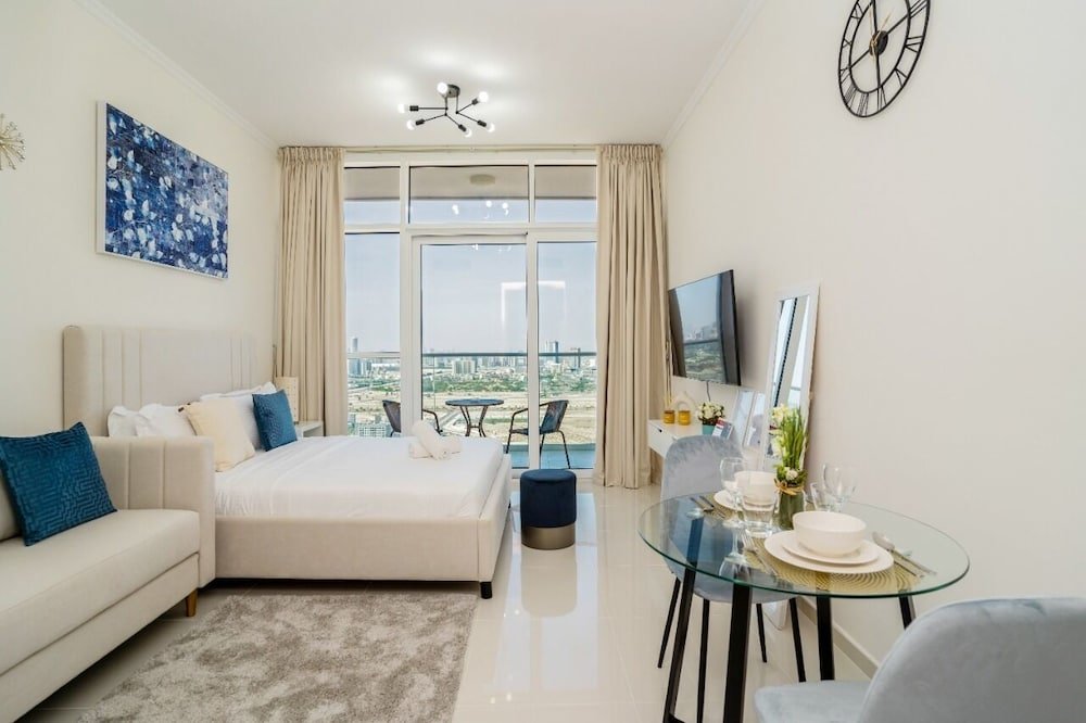 Дубай: Tanin - Studios at Damac Hills Carson Tower C