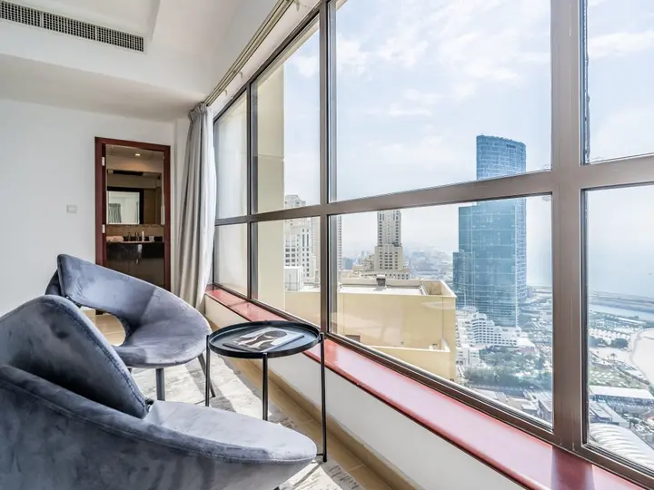 Дубай: Apartments Spacious 2BR Dubai Eye Sea View JBR