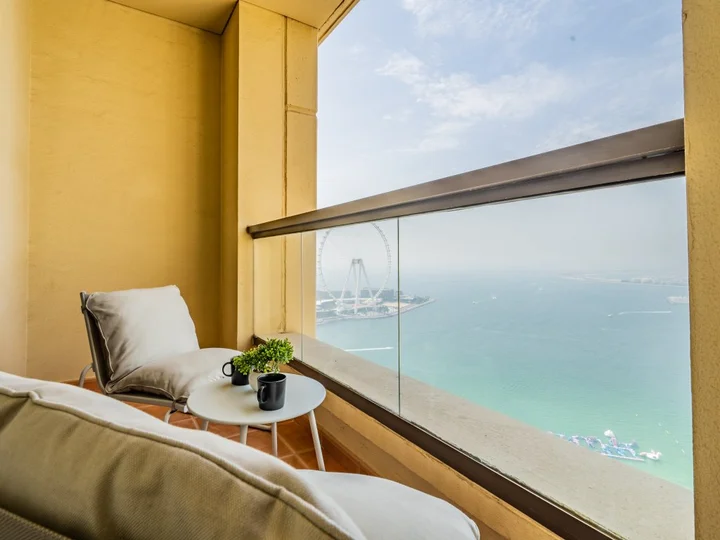 Дубай: Apartments Spacious 2BR Dubai Eye Sea View JBR