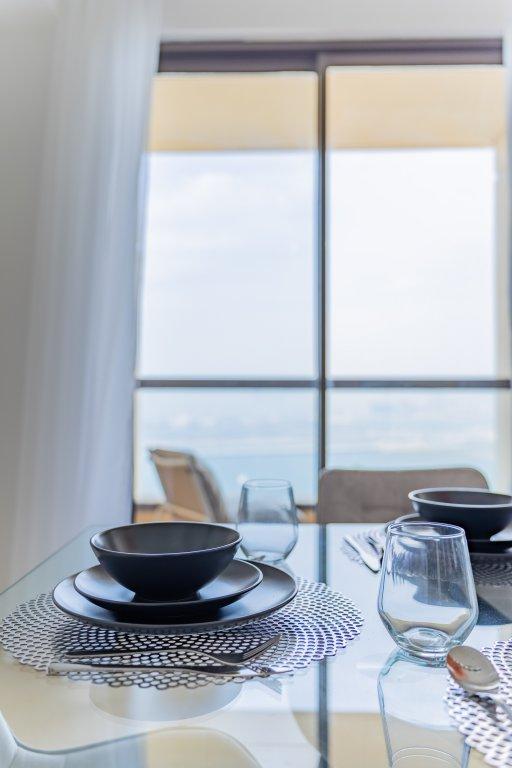 Дубай: Apartments Spacious 2BR Dubai Eye Sea View JBR