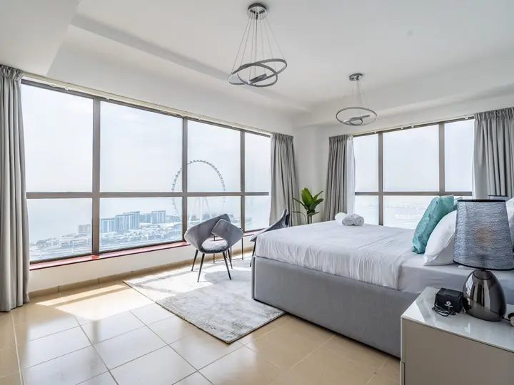 Дубай: Apartments Spacious 2BR Dubai Eye Sea View JBR