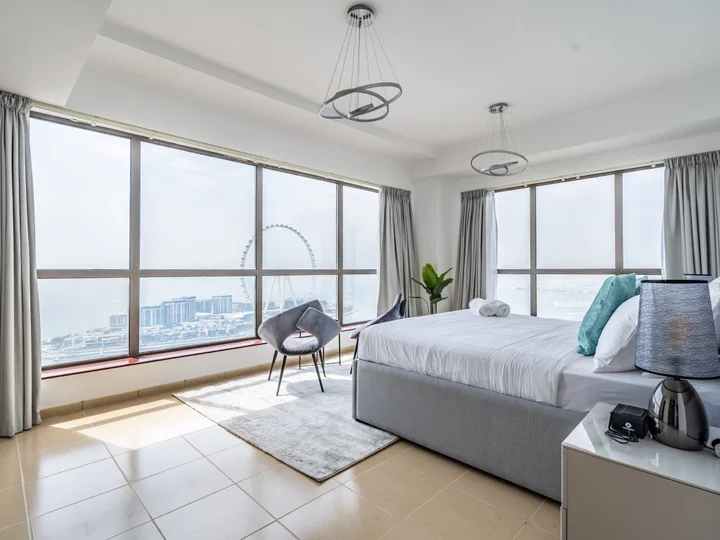 Дубай: Apartments Spacious 2BR Dubai Eye Sea View JBR