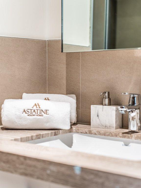 Дубай: Apartments Amazing 2BR in Boulevard Heights Downtown Dubai