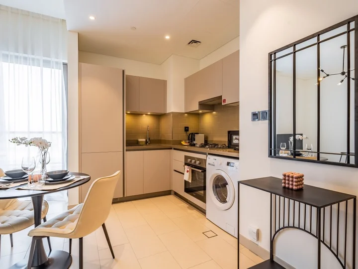 Дубай: Apartments Cozy 1 BR Burj Khalifa Glimpse Sobha Hartland