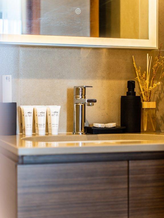Дубай: Apartments Cozy 1 BR Burj Khalifa Glimpse Sobha Hartland