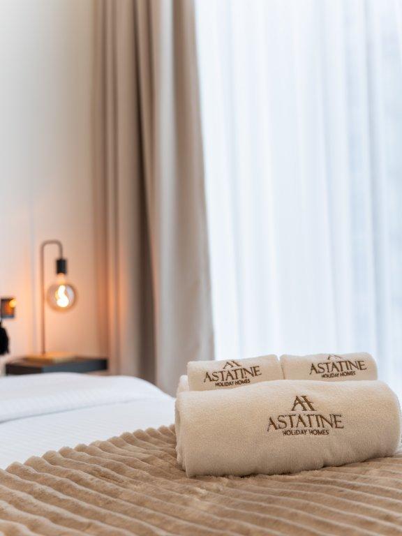 Дубай: Apartments Cozy 1 BR Burj Khalifa Glimpse Sobha Hartland