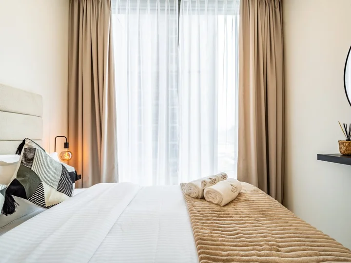 Дубай: Apartments Cozy 1 BR Burj Khalifa Glimpse Sobha Hartland