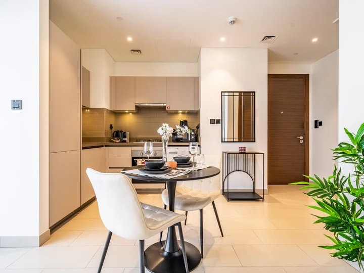 Дубай: Apartments Cozy 1 BR Burj Khalifa Glimpse Sobha Hartland