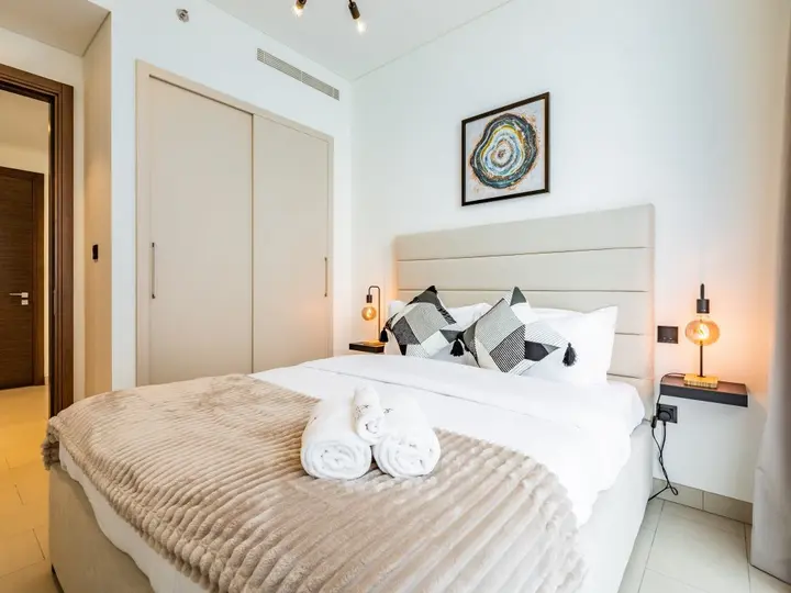 Дубай: Apartments Cozy 1 BR Burj Khalifa Glimpse Sobha Hartland